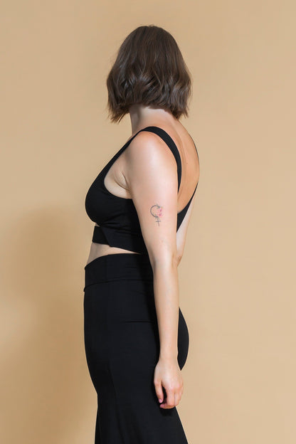 Sustainable Jnana Yoga Bra in Black for women crafted from organic cotton and modal blend Shambhala Barcelona.