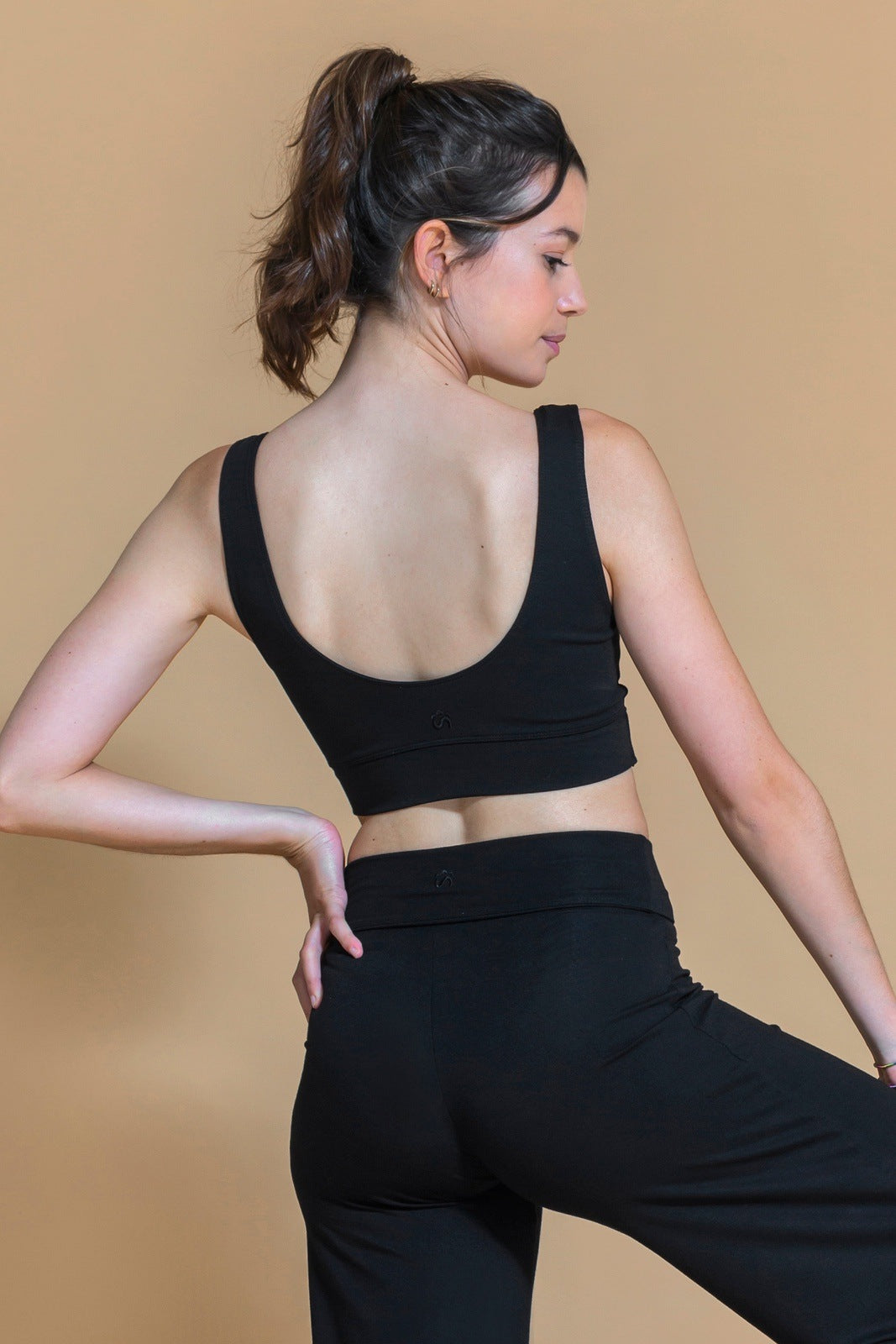 Sustainable Jnana Yoga Bra in Black for women crafted from organic cotton and modal blend Shambhala Barcelona.