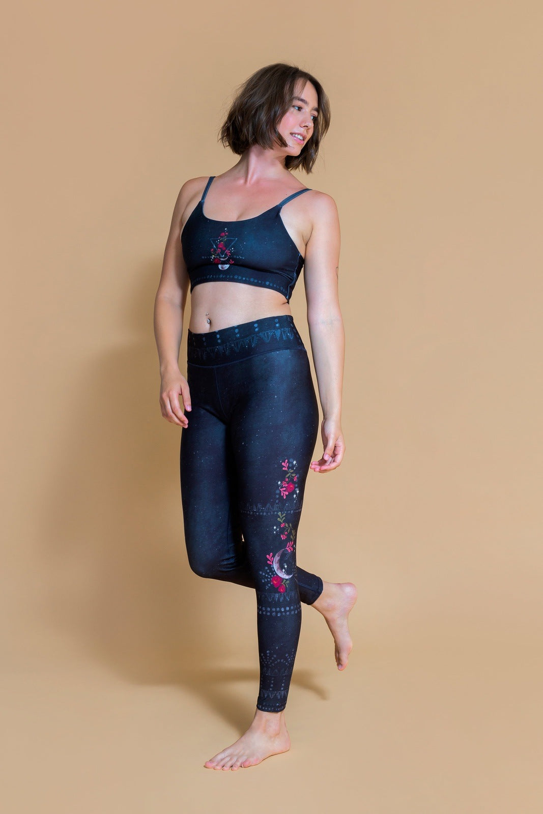 Sustainable Karma yoga Legging in Floral Moon for women crafted from recycled polyester Shambhala Barcelona.