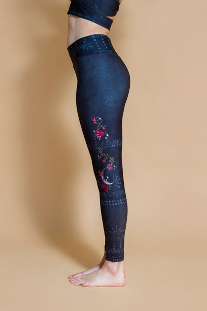 Sustainable Karma yoga Legging in Floral Moon for women crafted from recycled polyester Shambhala Barcelona.