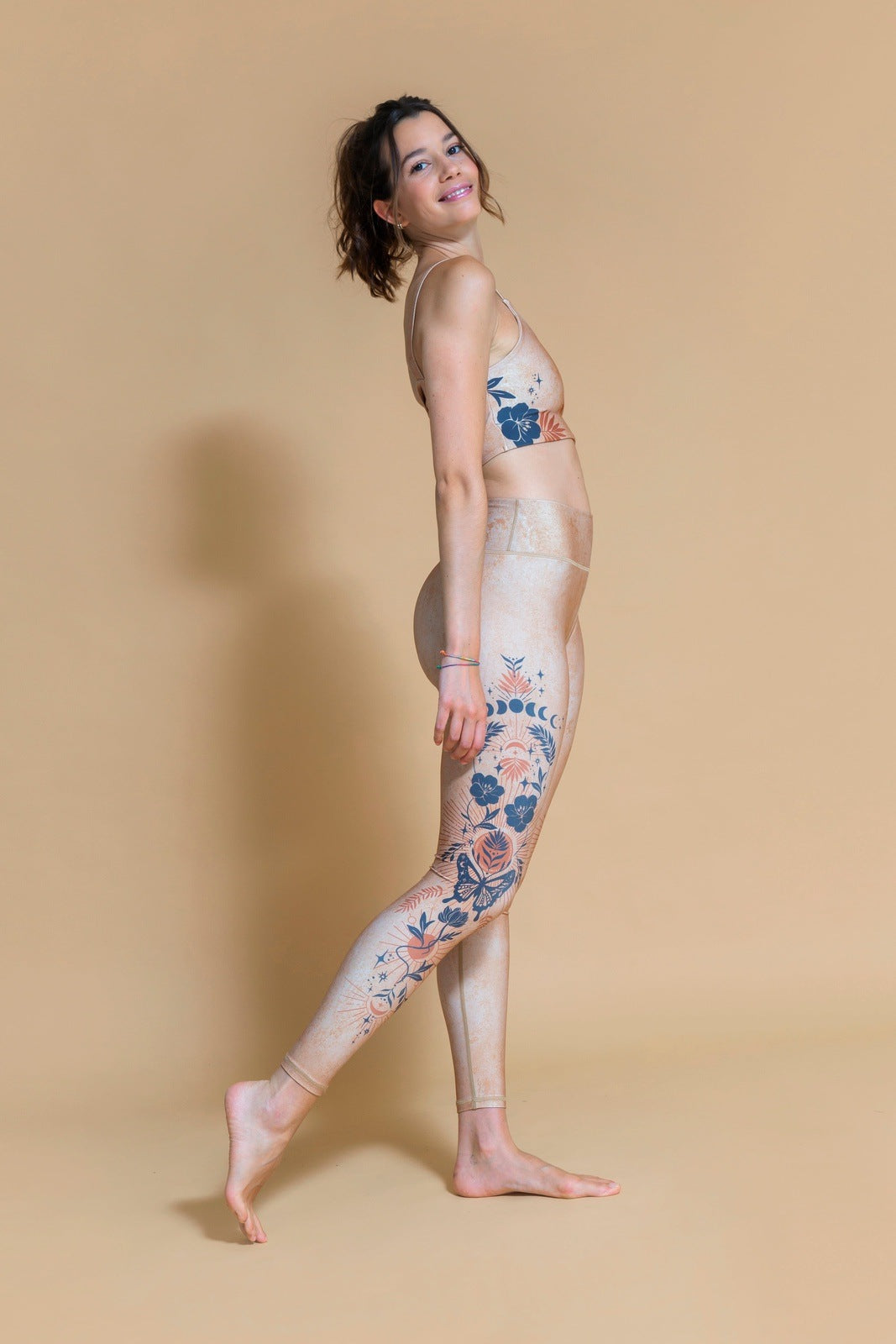 Sustainable Karma yoga Legging in Freedom for women crafted from recycled polyester Shambhala Barcelona.