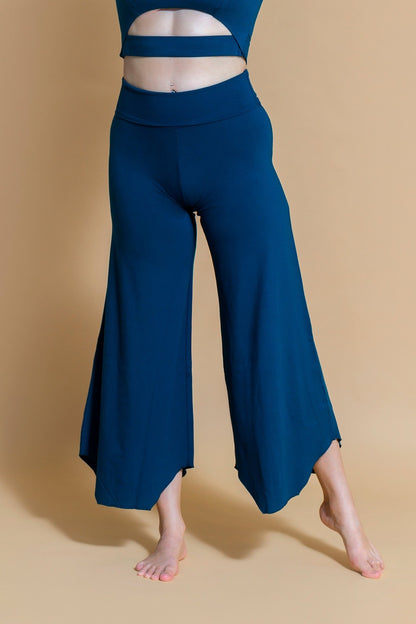 Sustainable Maya yoga Flare Pant in Ocean for women crafted from Eco-friendly bamboo Shambhala Barcelona.