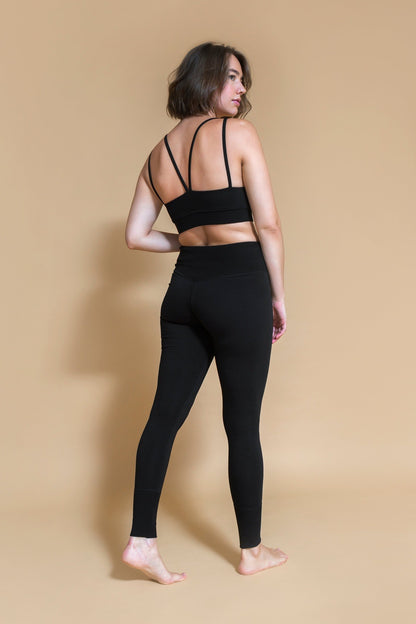 Sustainable Mudra yoga Legging in Black for women crafted from OCS certified organic cotton, modal and elastane blend Shambhala Barcelona.