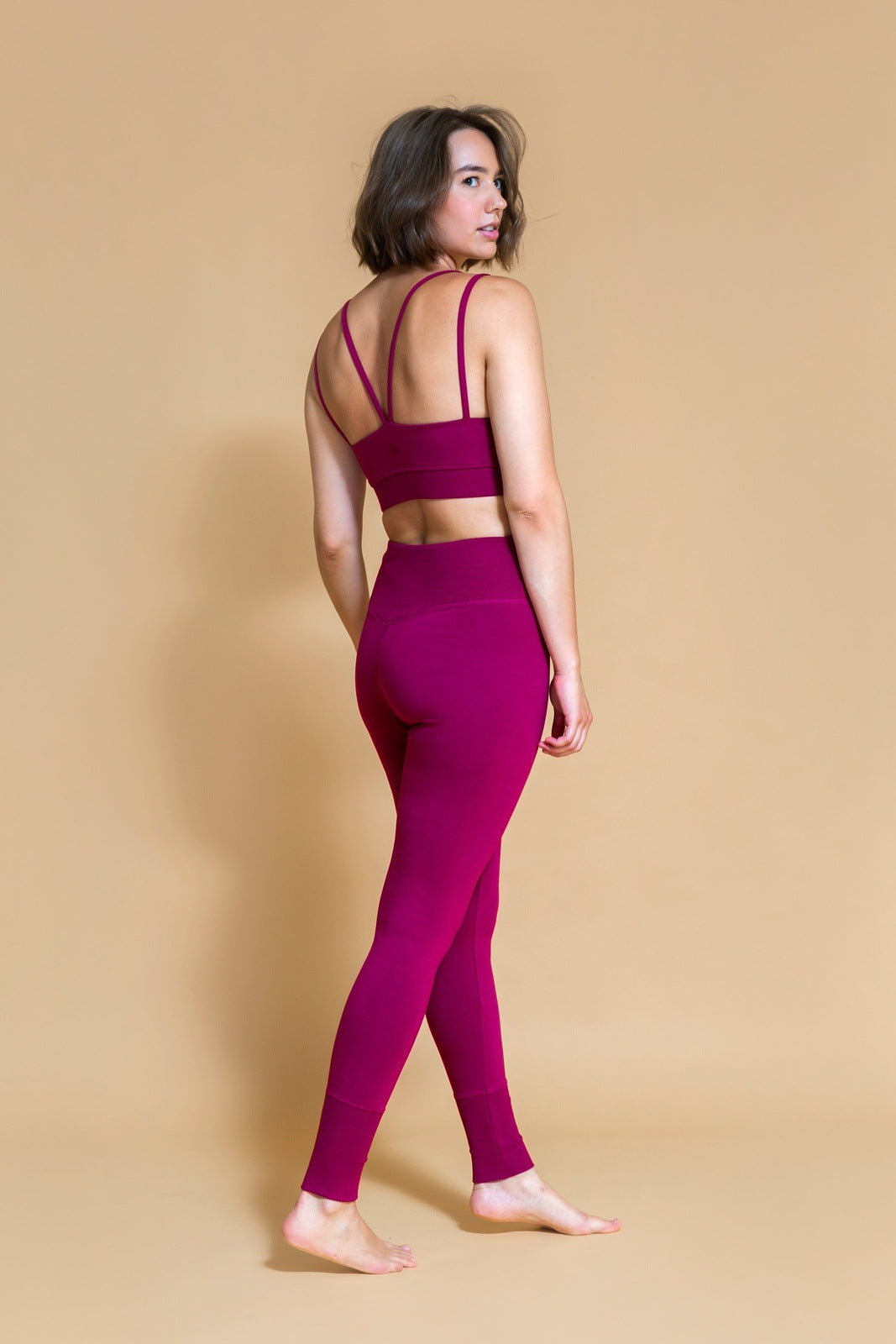 Sustainable Mudra yoga Legging in Plum for women crafted from OCS certified organic cotton, modal and elastane blend Shambhala Barcelona.